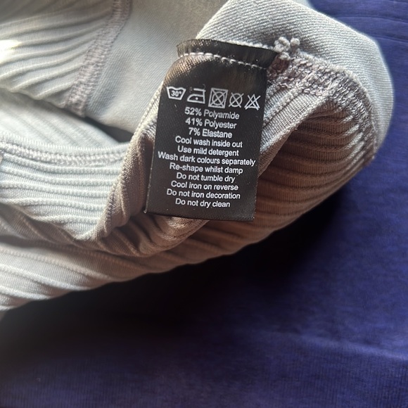 Alphalete gray & blue, crop top, spandex, size Small - Picture 10 of 10